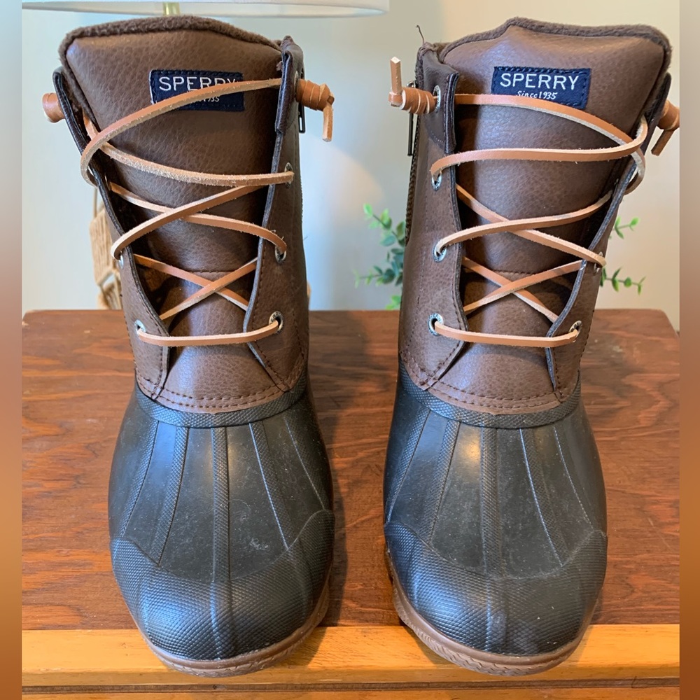 Women’s Sperry boots size 8.5